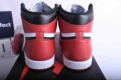 Jordan 1 Retro Black Toe    555088-125