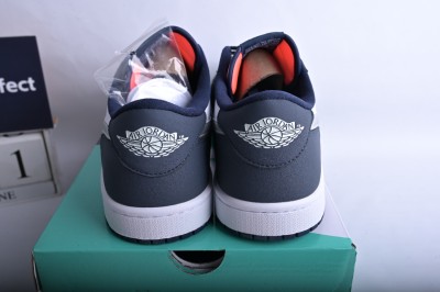 Jordan 1 Low SB Midnight Navy     CJ7891-400