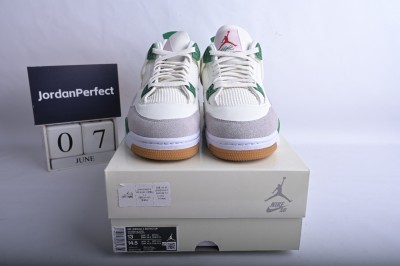 Jordan 4 Retro SB Pine Green     DR5415-103