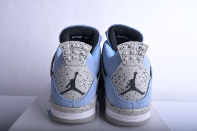 Jordan 4 Retro University Blue    CT8527-400