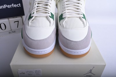 Jordan 4 Retro SB Pine Green     DR5415-103