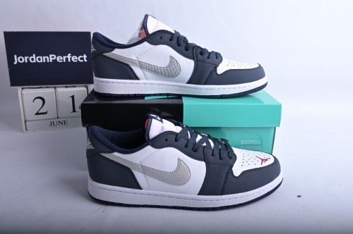 Jordan 1 Low SB Midnight Navy     CJ7891-400