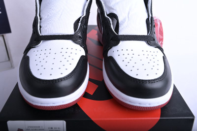 Jordan 1 Retro Black Toe    555088-125