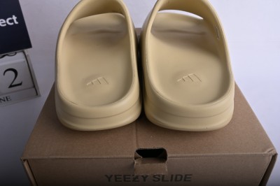 adidas Yeezy Slide Desert Sand      FW6344