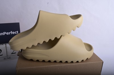 adidas Yeezy Slide Desert Sand      FW6344