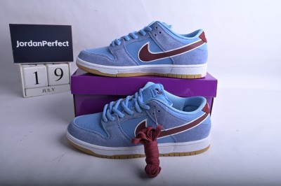 Nike SB Dunk Low Philadelphia Phillies          DQ4040-400