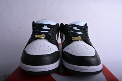 Nike SB Dunk Low Supreme Stars Black (2021)      DH3228-102