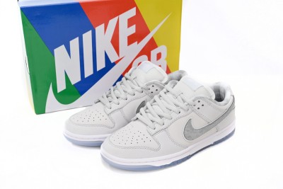 Nike SB Dunk Low White Lobster (Friends and Family)        FD8776-100