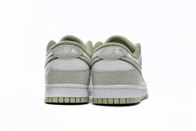 Nike Dunk Low SE Fleece Pack Honeydew (Women's)      DQ7579-300