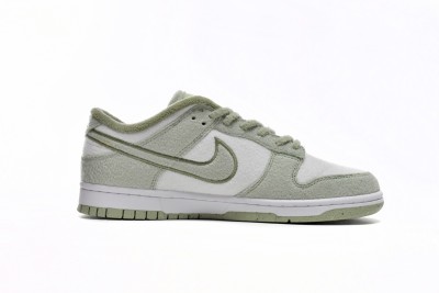 Nike Dunk Low SE Fleece Pack Honeydew (Women's)      DQ7579-300