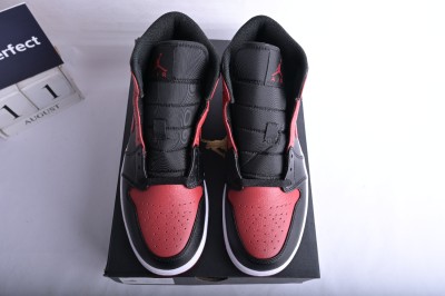 Jordan 1 Mid Banned (2020)        554724-074