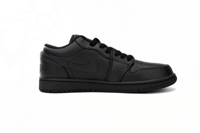 Jordan 1 Low Triple Black (2022)      553558-093