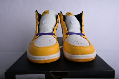 Jordan 1 Mid SE Lakers    852542-700