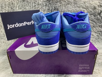 Nike SB Dunk Low Blue Raspberry     DM0807-400