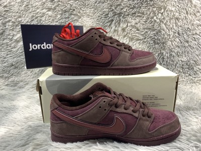 Nike SB Dunk Low Premium “Valentine’s Day”       FN0619-600