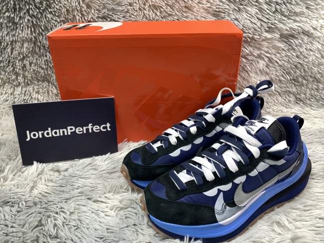 Sarai x NIKE VAPORWAFFLE     DD1875-700F