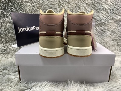 Jordan 1 Mid SE Dark Pony Smoky Mauve (W)      DO7440-821