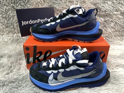 Sarai x NIKE VAPORWAFFLE     DD1875-700F