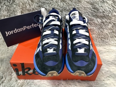 Sarai x NIKE VAPORWAFFLE     DD1875-700F