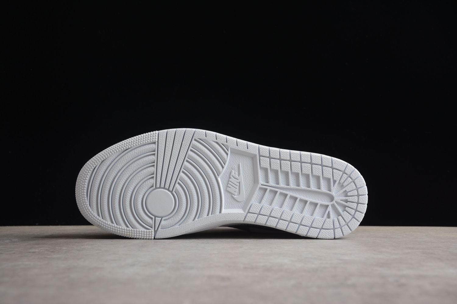 Jordan 1 Low SE Tear Away Silver  DX6070-101