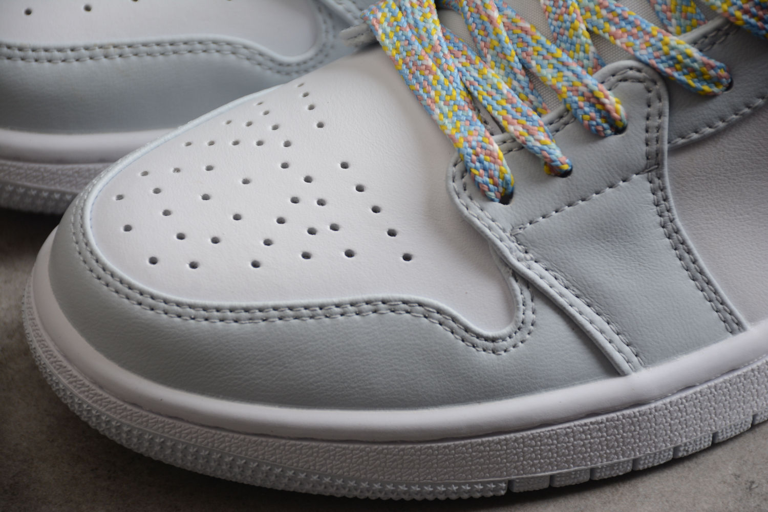 Jordan 1 Low SE Tear Away Silver  DX6070-101