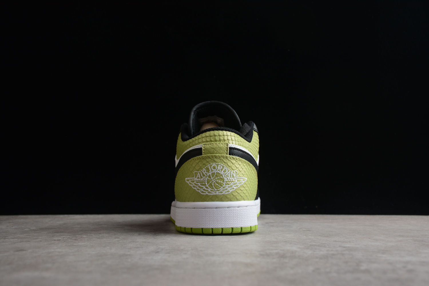 Jordan 1 Low Snakeskin Vivid Green (W) DX4446-301