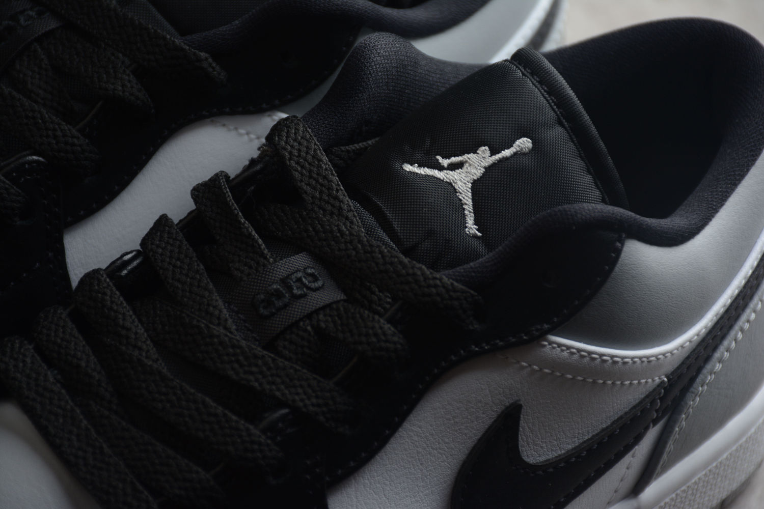 Jordan 1 Low Shadow Toe 553558-052