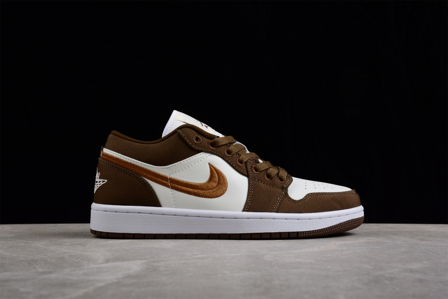 Jordan 1 Low SE Light Olive (W) DV0426-301