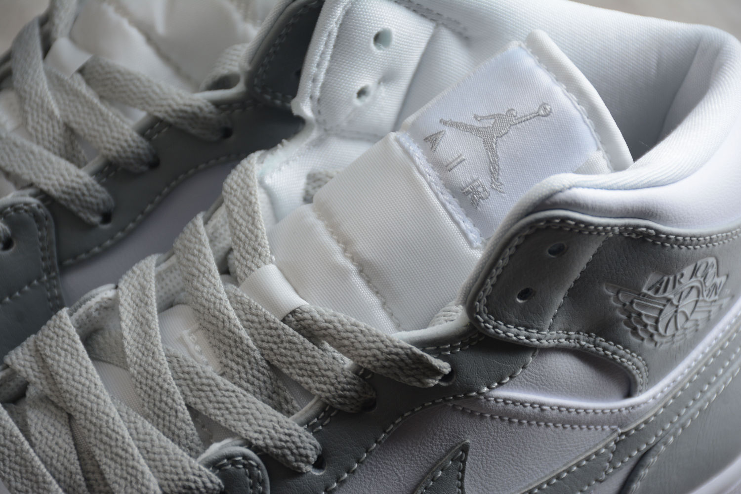 Jordan 1 Mid Stealth (W) BQ6472-115