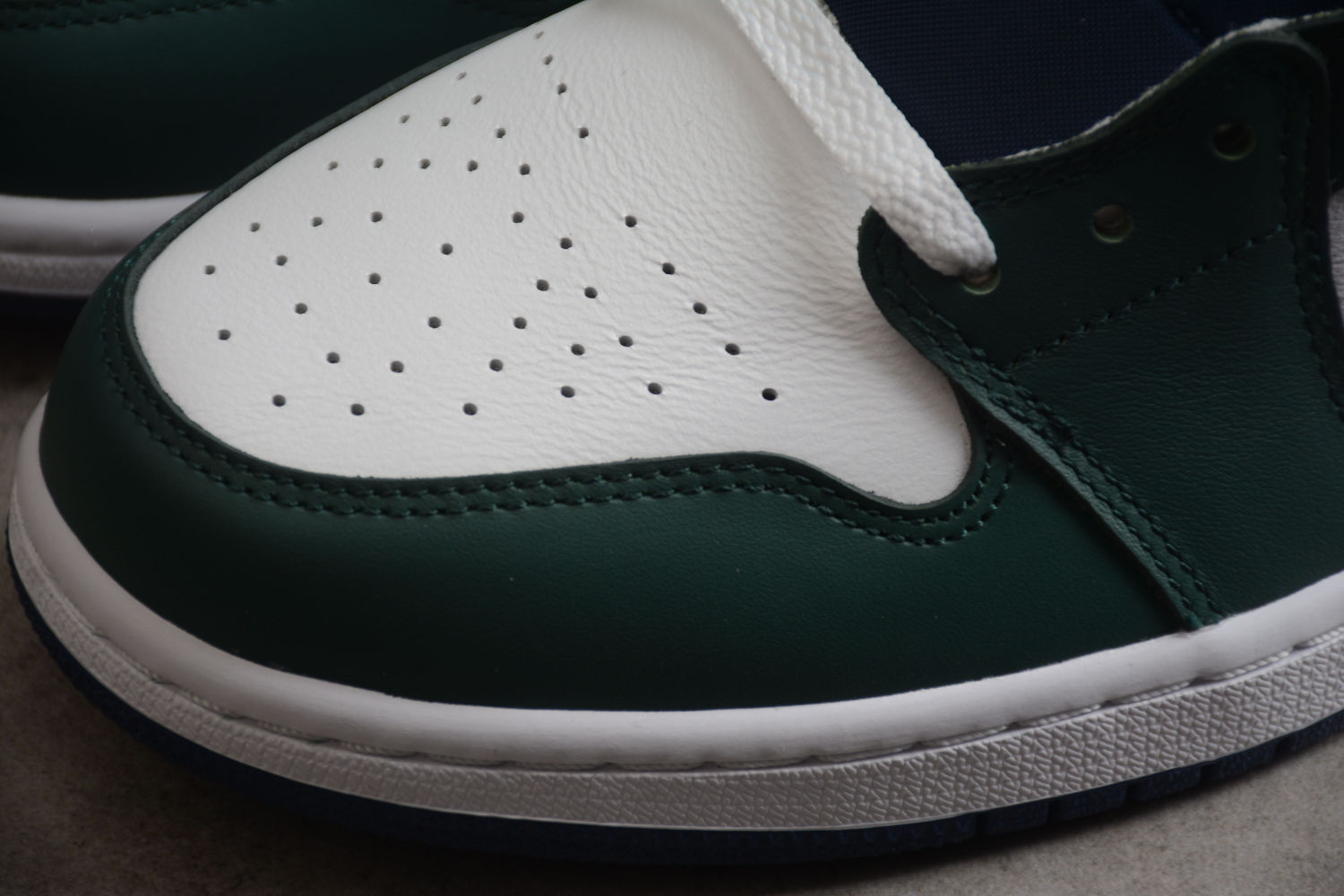 Jordan 1 Mid SE Seahawks (W) DZ5326-300