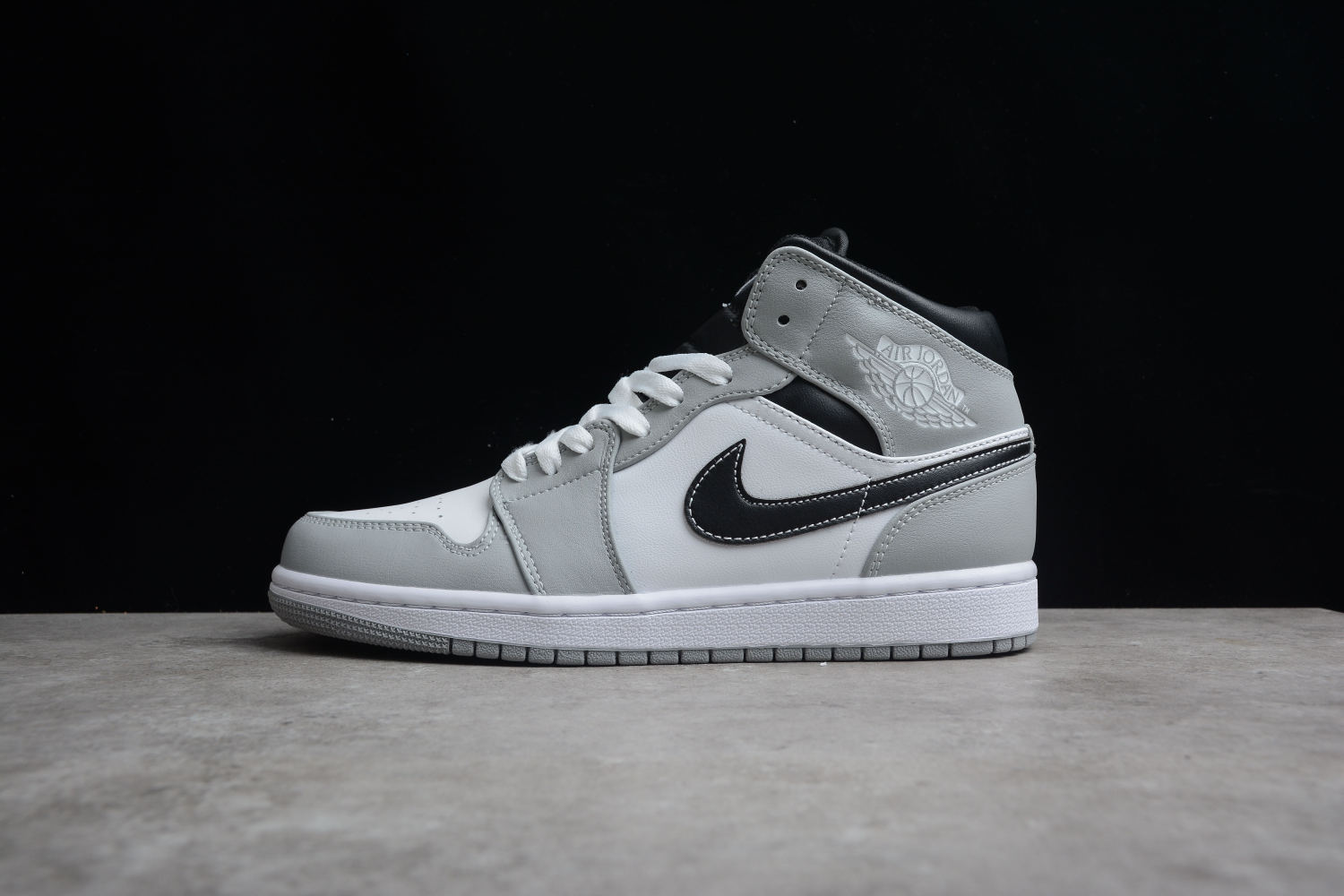 Jordan 1 Mid Light Smoke Grey Anthracite 554714-078