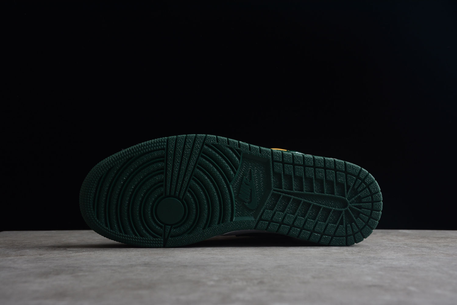 Jordan 1 Mid Sonics (2021) 554724-371