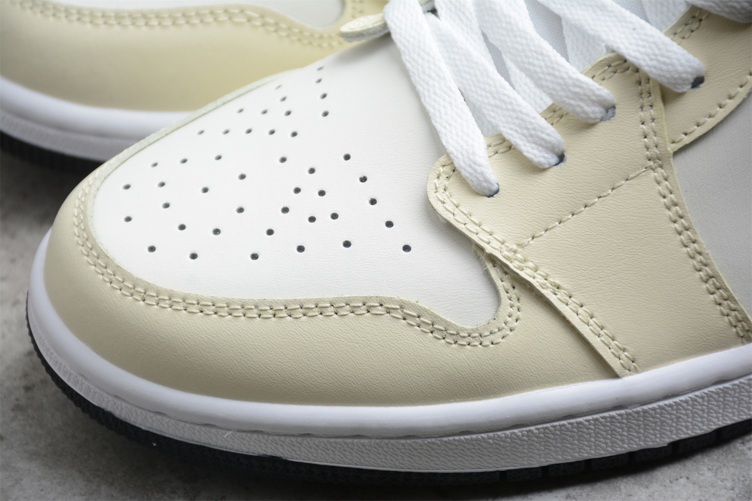 Jordan 1 Mid Coconut Milk (W) BQ6472-121