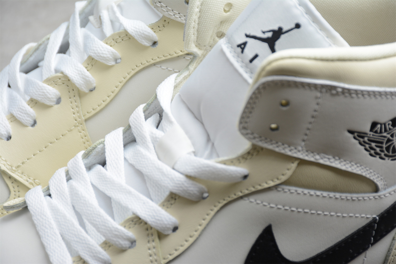 Jordan 1 Mid Coconut Milk (W) BQ6472-121