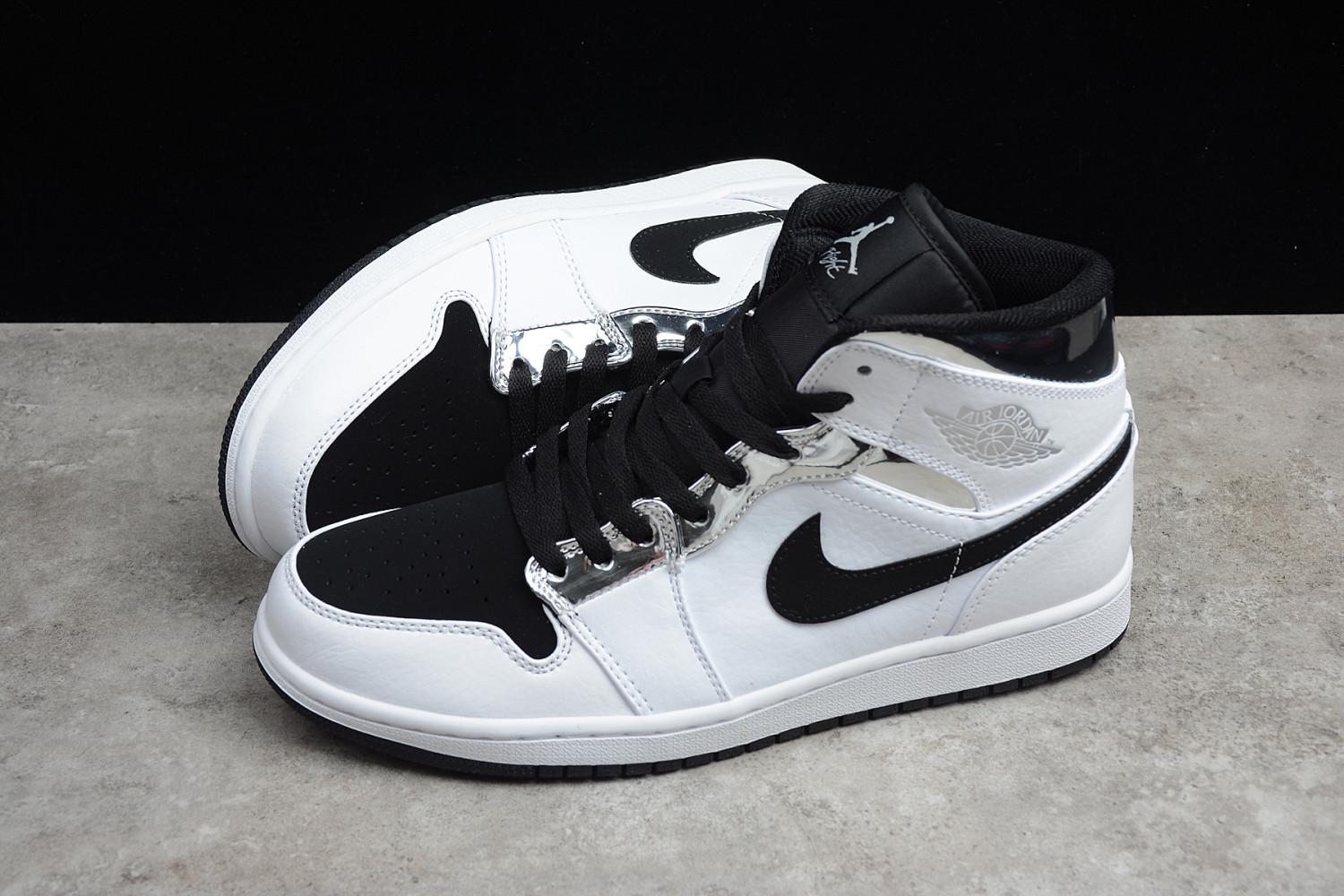 Jordan 1 Mid Alternate Think 16 554724-121