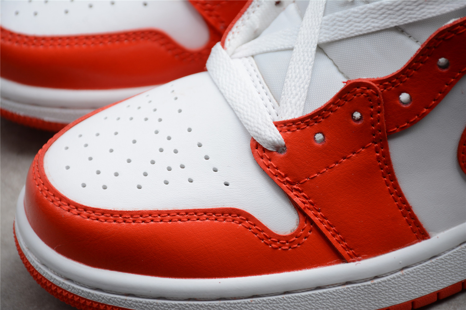 Jordan 1 Mid Syracuse (W) BQ6472-116