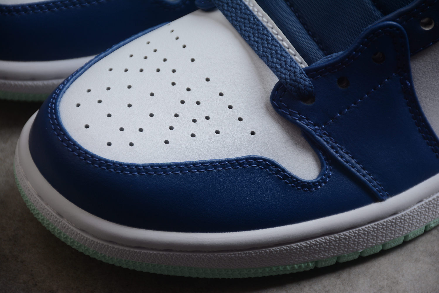 Jordan 1 Mid Mystic Navy Mint Foam 554724-413