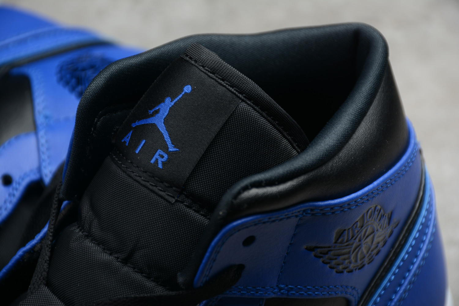 Jordan 1 Retro Mid Game Royal 554724-007