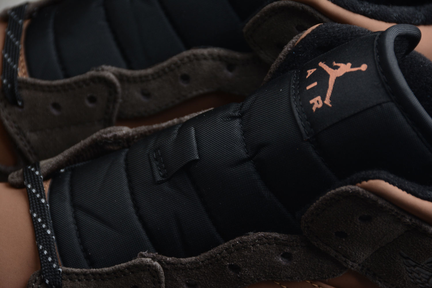 Jordan 1 Mid SE Dark Chocolate DC7294-200