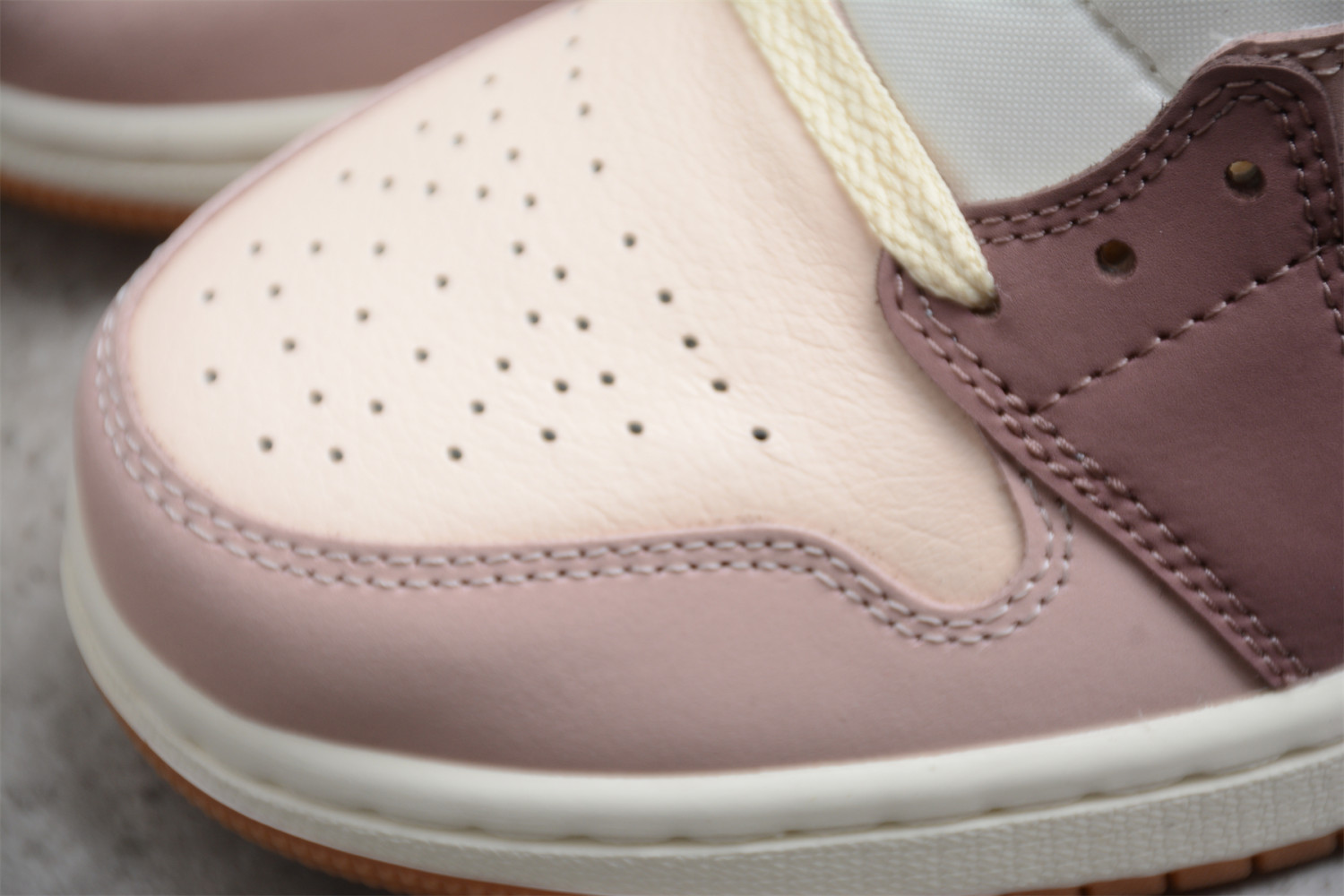 Jordan 1 Mid SE Dark Pony Smoky Mauve (W) DO7440-821