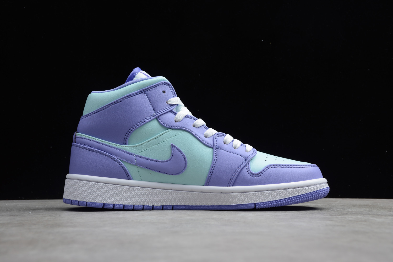 Jordan 1 Mid Purple Aqua (GS)  554725-500