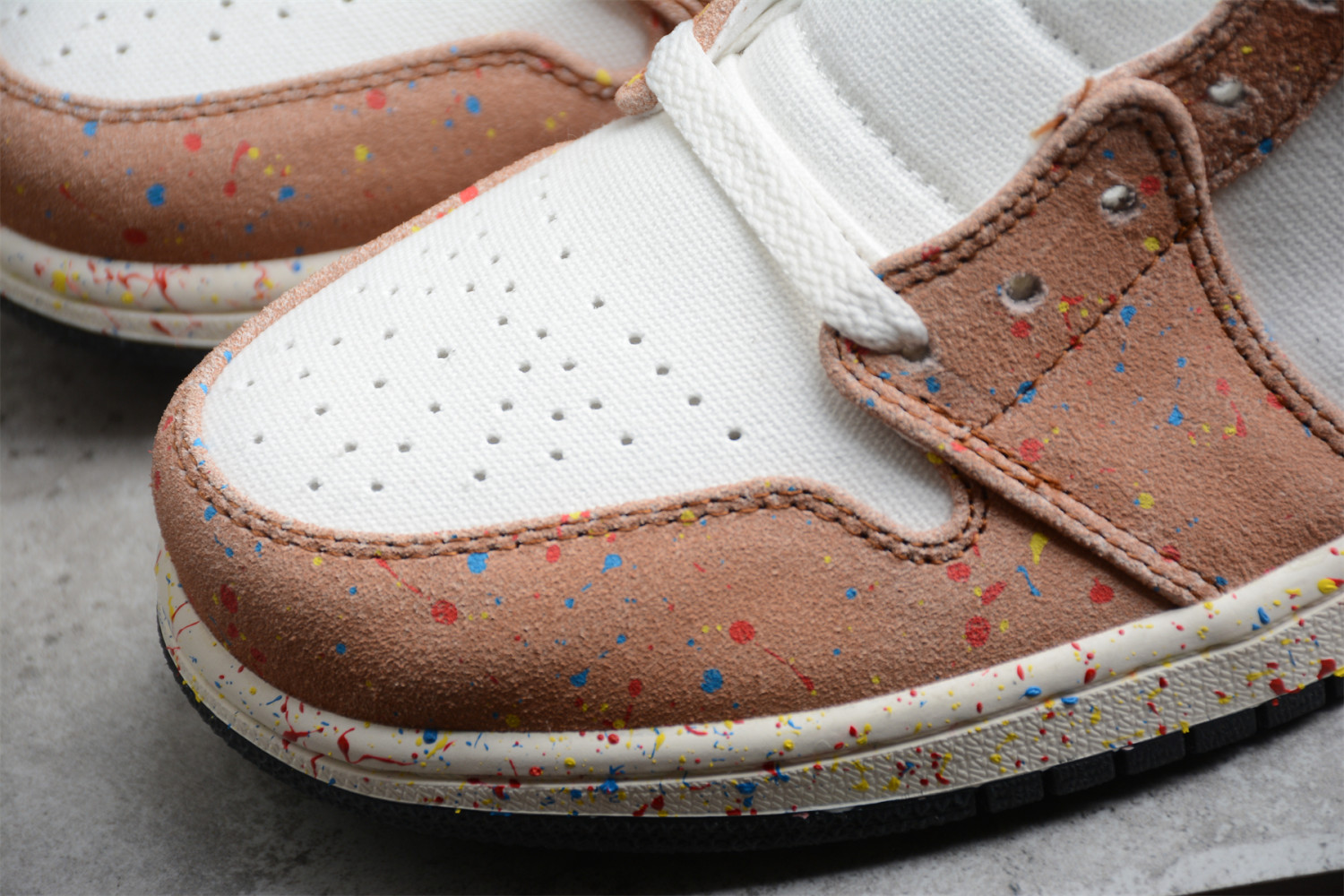 Jordan 1 Mid SE Brushstroke DA8005-100