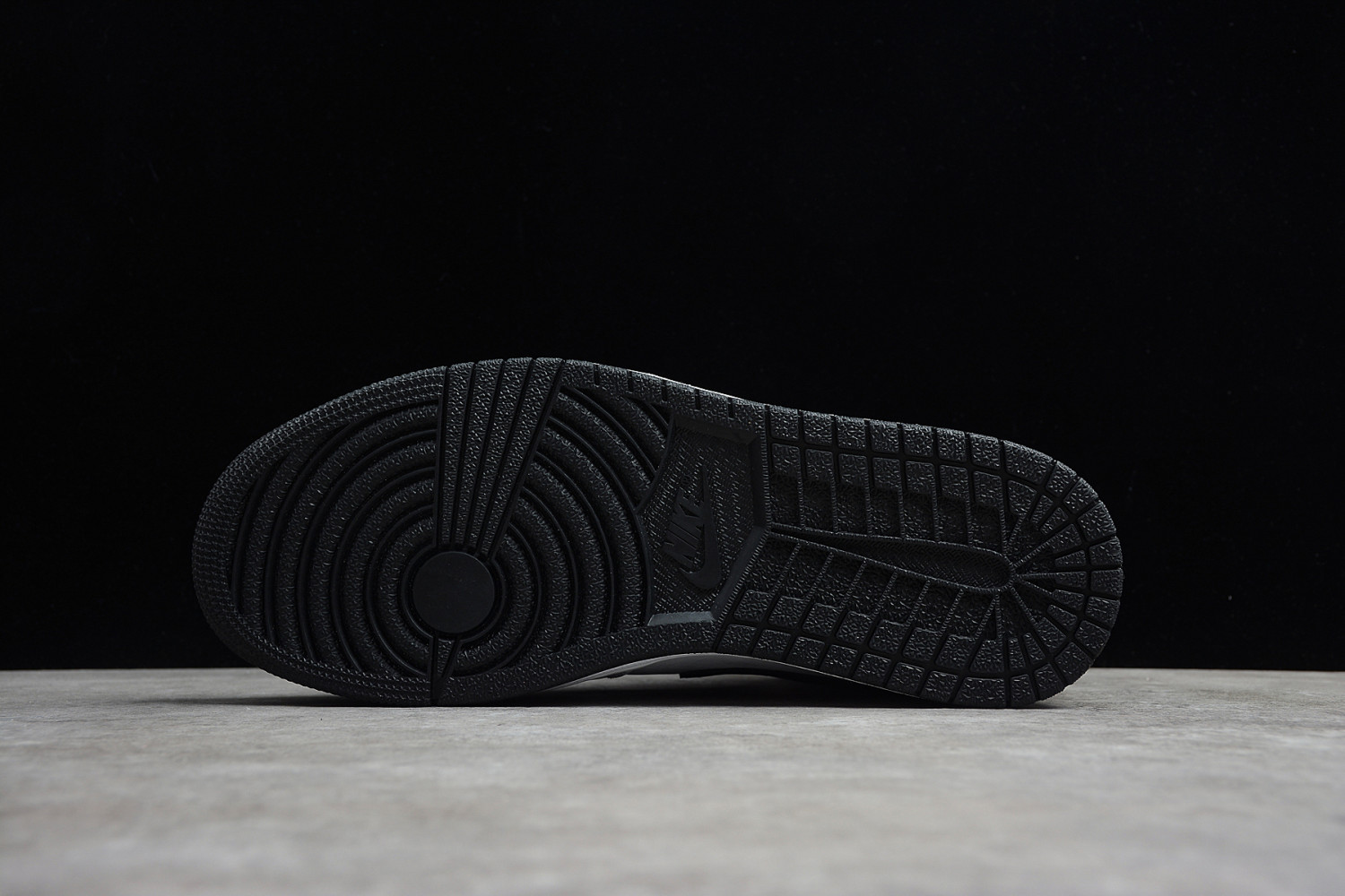 Jordan 1 Mid Alternate Think 16 554724-121