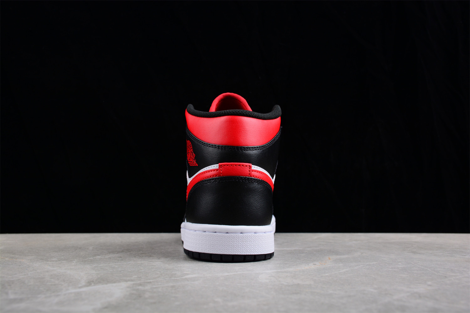 Jordan 1 Mid White Black Red (2022) 554724-079