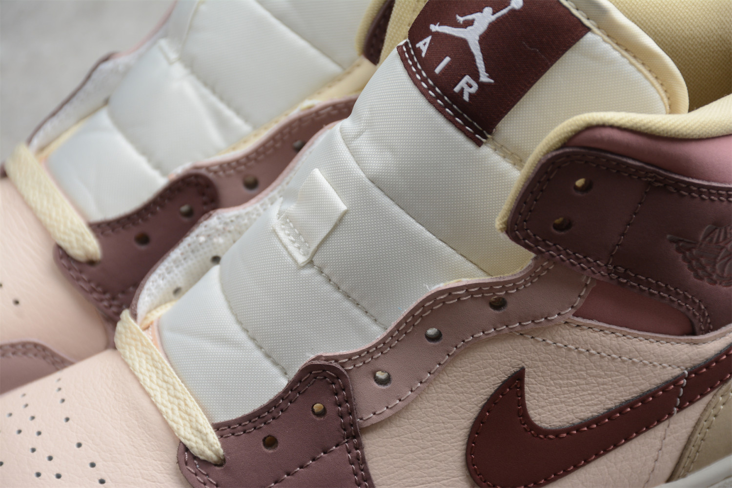 Jordan 1 Mid SE Dark Pony Smoky Mauve (W) DO7440-821