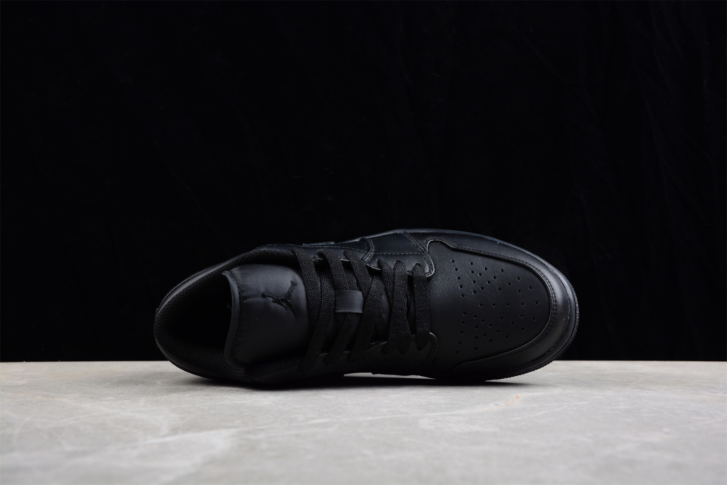 Jordan 1 Low Triple Black (2022) 553558-093