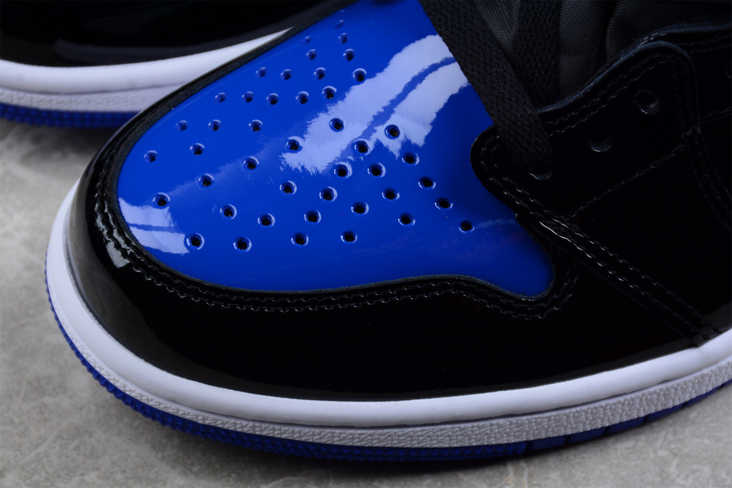 Jordan 1 Retro High OG Dark Marina Blue 555088-400