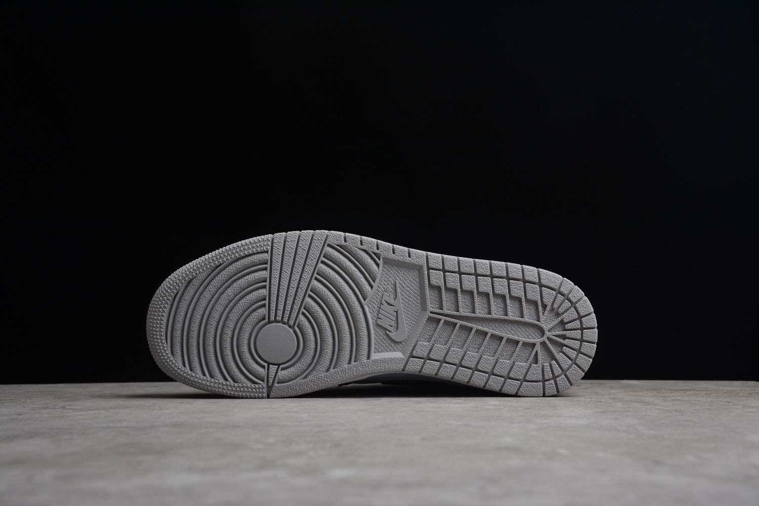 Jordan 1 Mid Light Smoke Grey Anthracite 554724-078