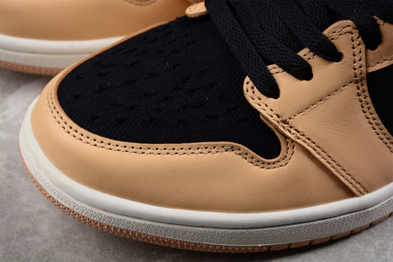 Jordan 1 Retro High OG Heirloom 555088-202