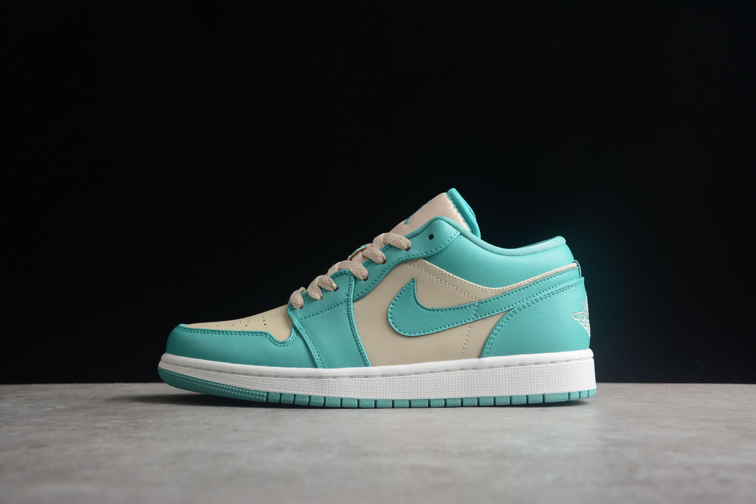 Jordan 1 Low Tropical Teal (W) DC0774-131